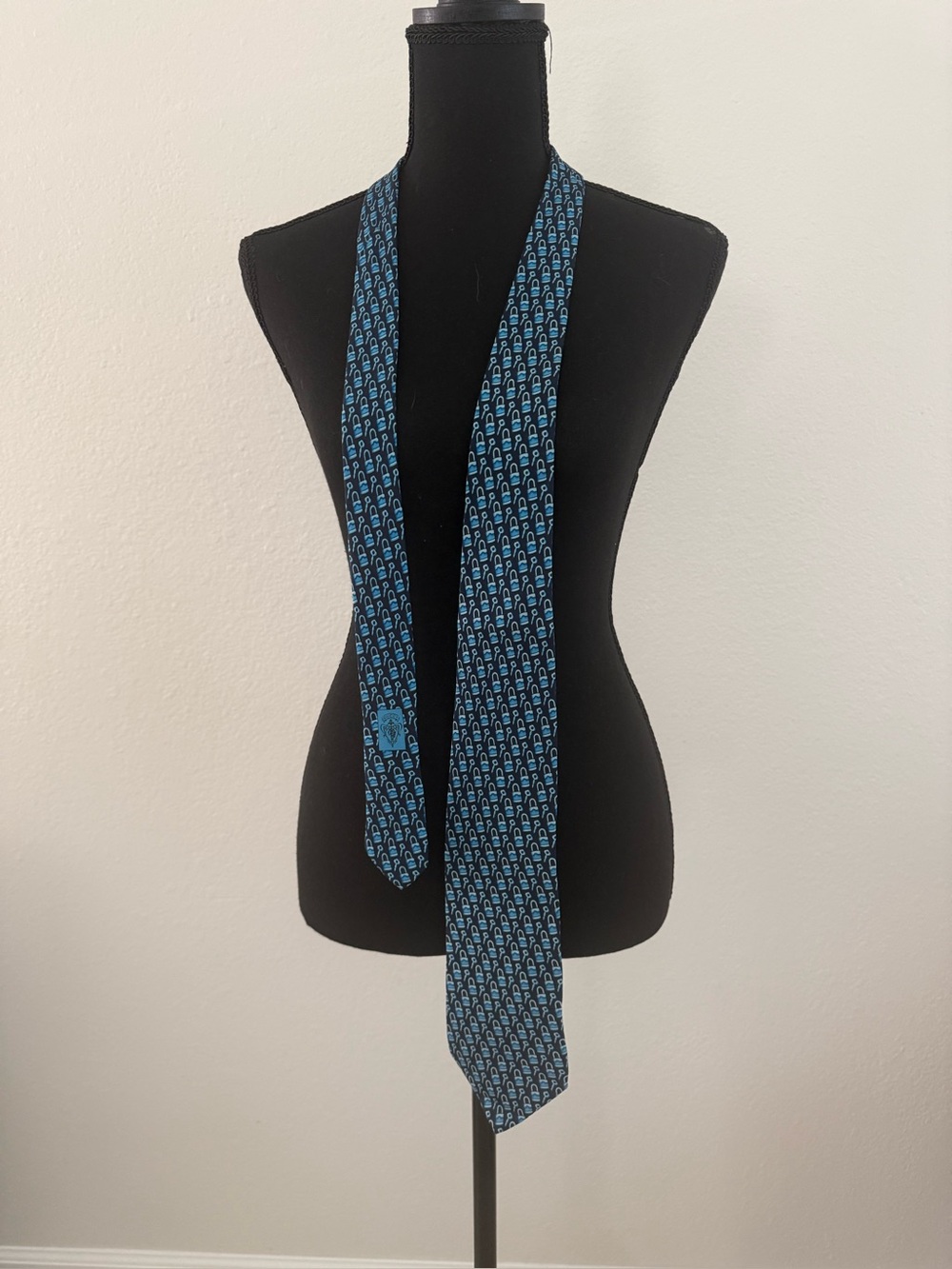 Gucci Seta equestrian inspired blue tie
